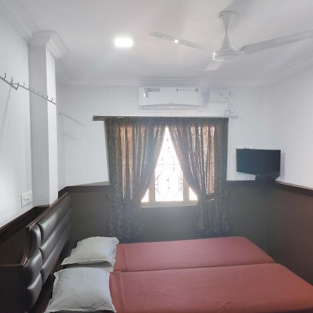 Hotel Maple Regency Kochi Eksteriør bilde
