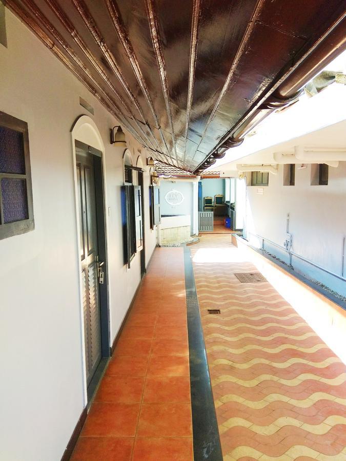 Hotel Maple Regency Kochi Eksteriør bilde